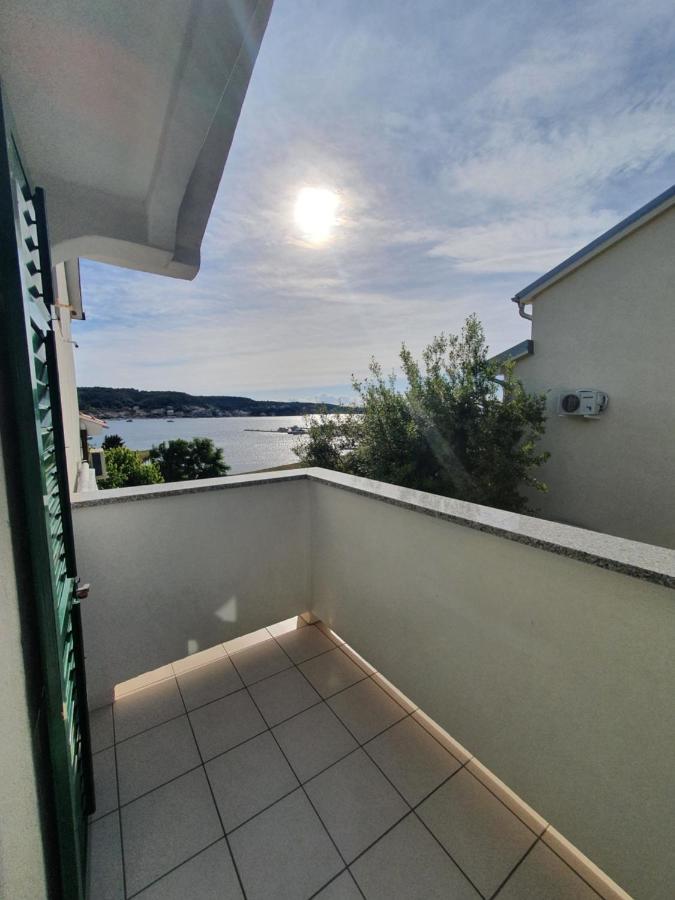 Apartmani Mira Supetarska Draga Εξωτερικό φωτογραφία