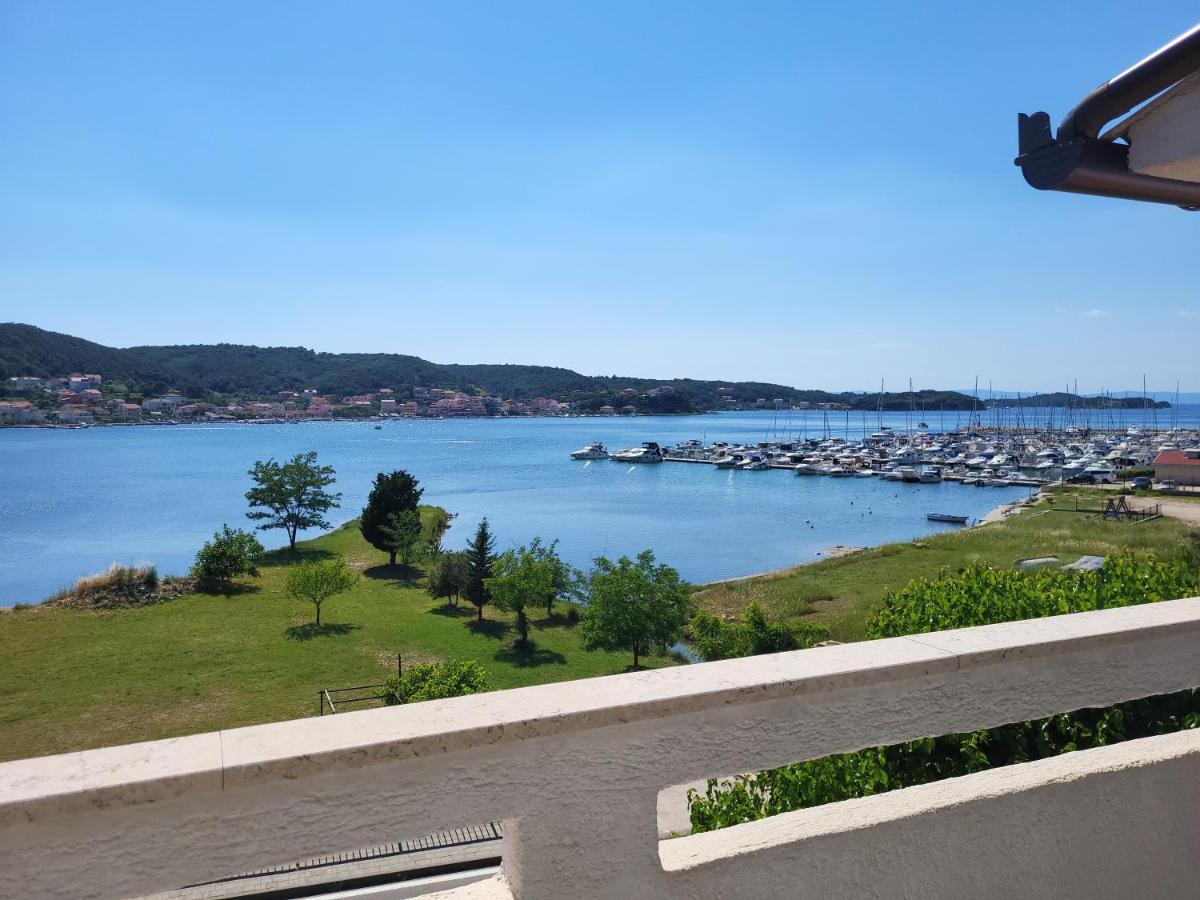 Apartmani Mira Supetarska Draga Εξωτερικό φωτογραφία