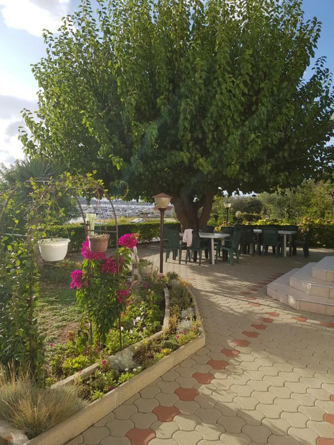 Apartmani Mira Supetarska Draga Εξωτερικό φωτογραφία